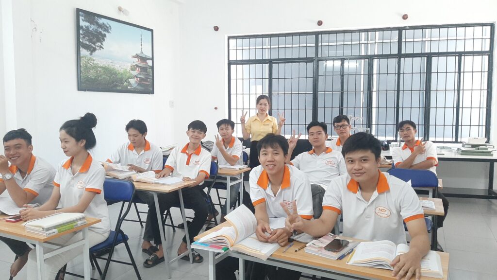 Khai giảng lớp tiếng Hàn Eps tại Phú Yên