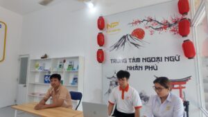 Hình ảnh: Học viên Nhân Phú tham gia buổi phỏng vấn cùng đại diện từ trường Nippon